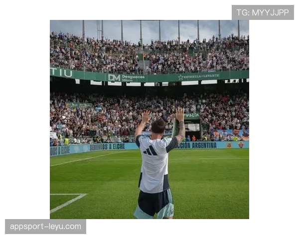 梅西精神激励新生代球员，希望之星闪耀绿茵场