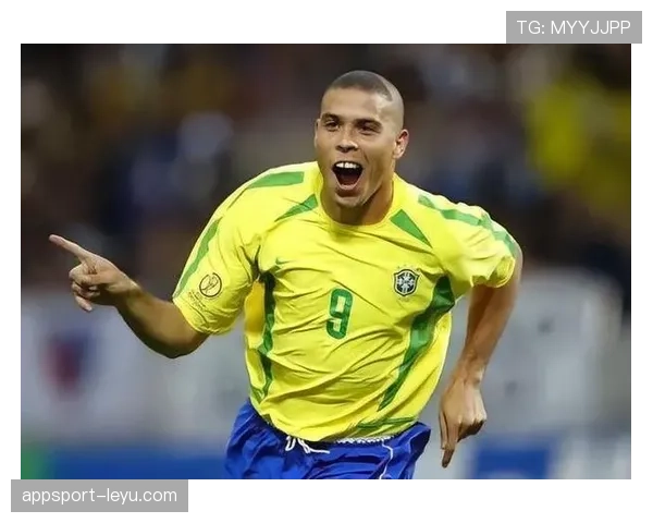 阿圭罗技术全面解析：攻防兼备彰显现代足球巨星风采