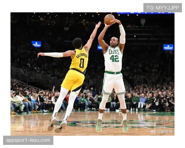 霍福德挡拆制造空位提升内线得分效率明显超越队友