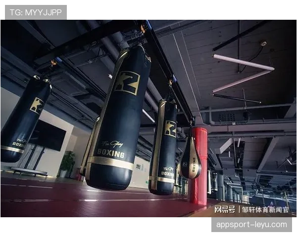 邹市明这训练强度，凌晨四点还在打沙袋？